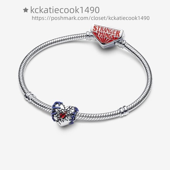 Pandora Stranger Things Glow-in-the-dark Heart Charm - Picture 4 of 7